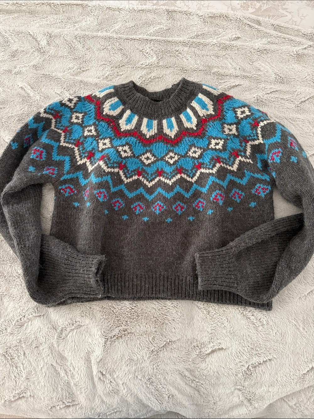 Zara Gray Knit Sweater with Blue & Cream Pattern sz med